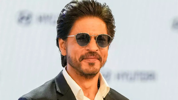 Shah Rukh Khan funny comments on wife Gauri Khan exchanging T shirts for a handbag