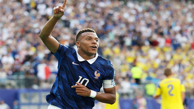Kylian Mbappe becomes knockout king French star surpasses legends