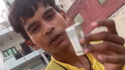 Rs 15 order for Rs 500 tip Priceless joy in delivery boy eyes