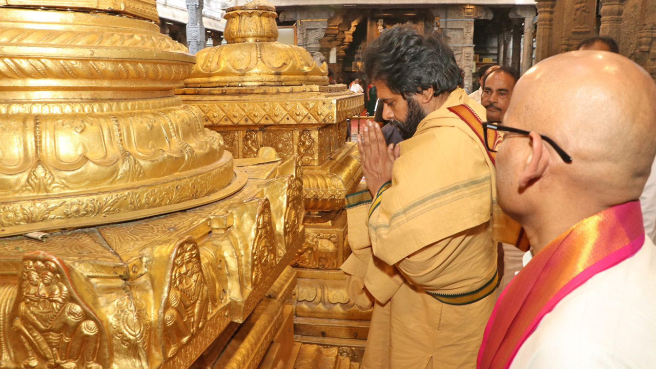 Pawan Kalyan visits Tirumala Sri Venkateswara Swamy temple