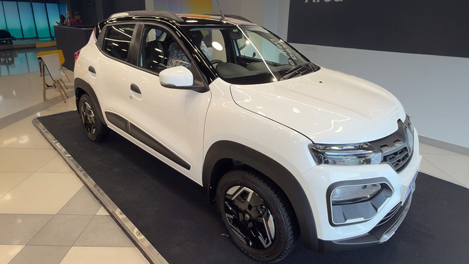 Renault relaunches Kwid with minor changes price starts at Rs 452 lakh
