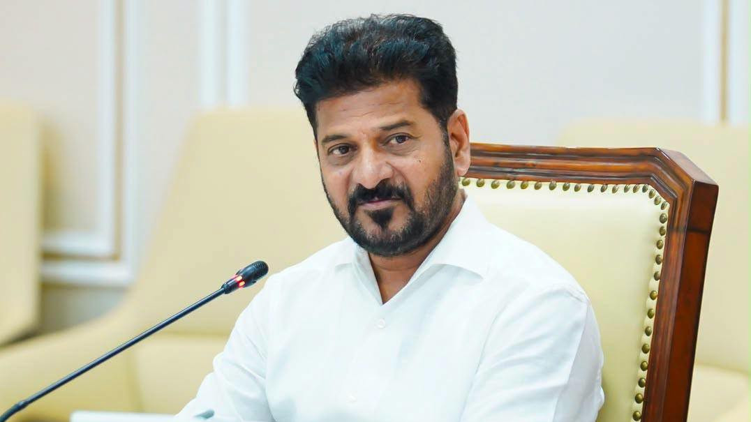 Revanth Reddy urges Union Minister to assign SBI Caps for Hyderabad Metro projects