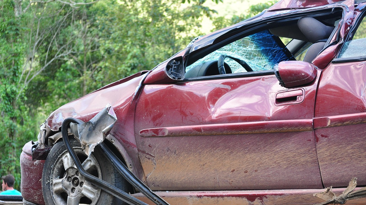 Terrible road accident in Nandyal district ASI Suresh Reddy dies