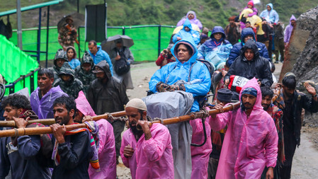Amarnath Yatra Over 56000 pilgrims visit in first three days