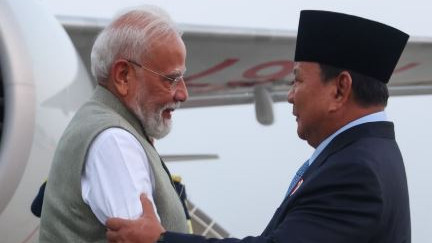 Narendra Modi receives grand welcome in Jakarta as Indonesian President arrives at airport