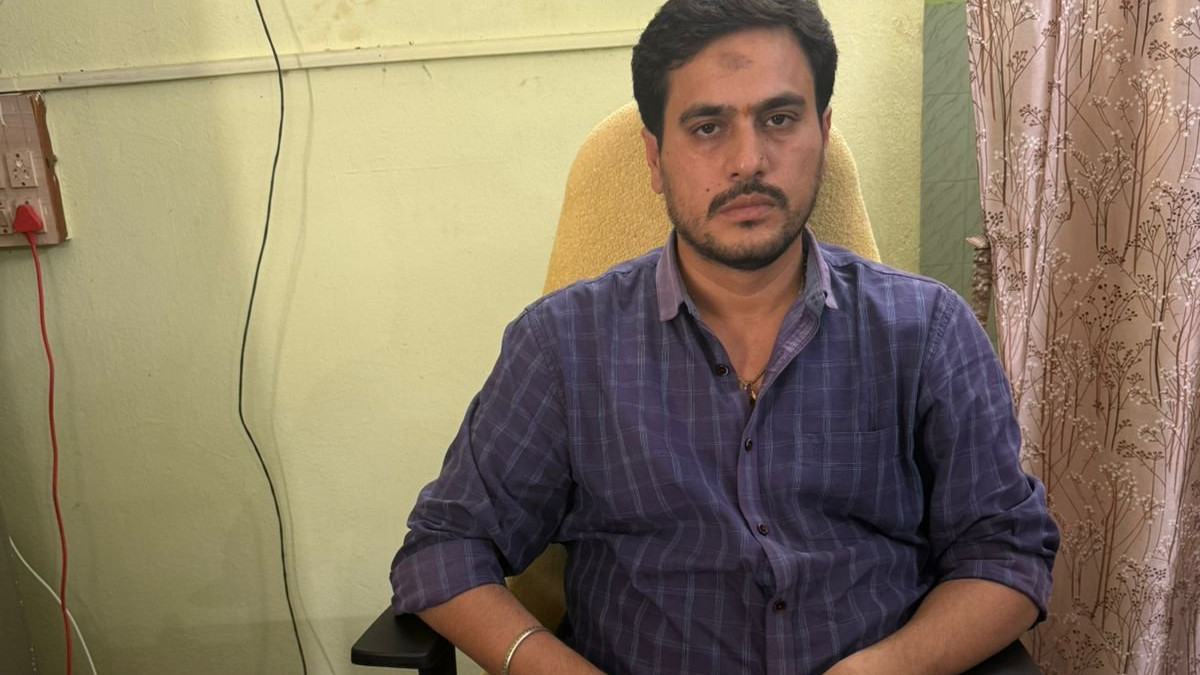 Cherial Tahsildar caught red-handed by ACB while taking 70000 bribe