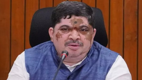 Ponnam Prabhakar says BJP leaders looted money from Lord Ram hundi