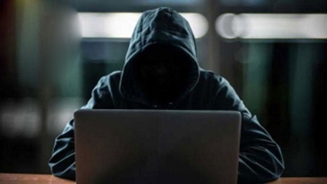 Guntur Police recover 10 lakh rupees for cybercrime victim