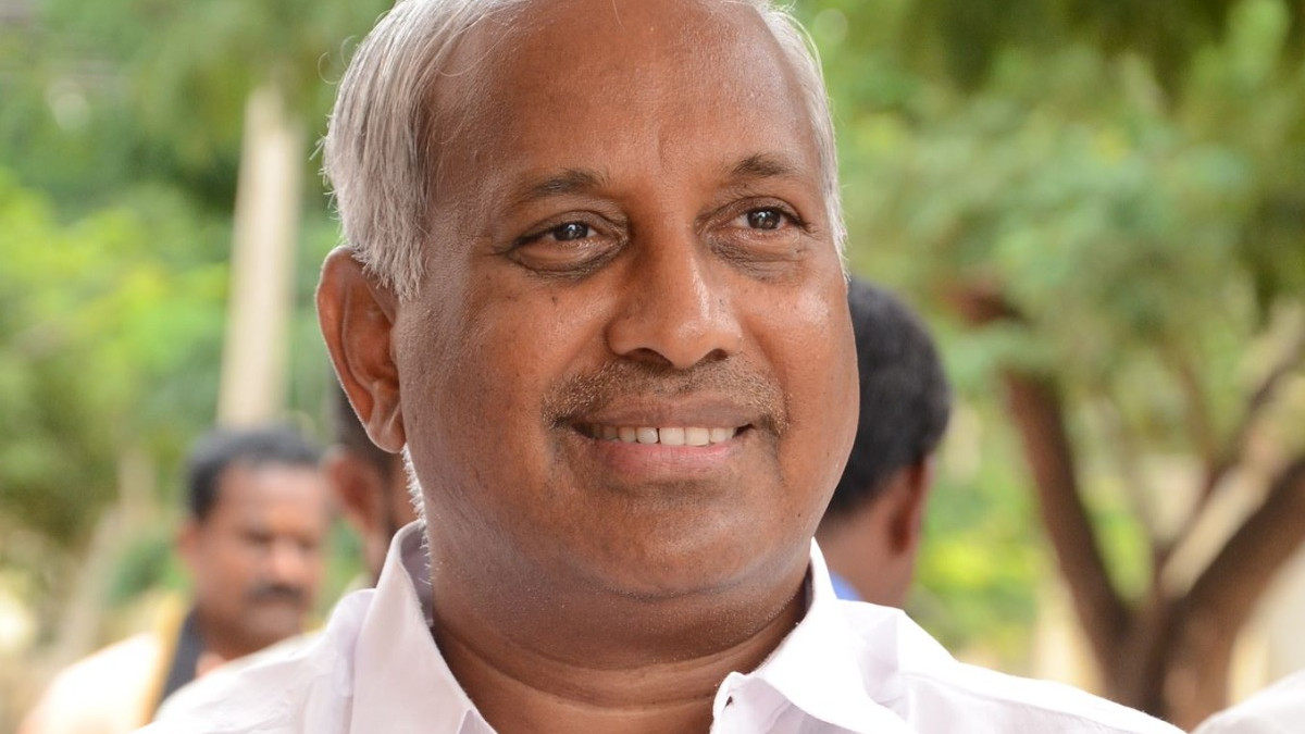 Chinta Mohan questions if there is one law for Jayalalithaa and another for Jagan