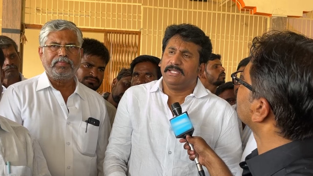 Topudurthi Prakash Reddy Former Raptadu MLA arrested in Anantapur