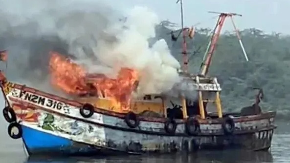 Another boat accident fire in the sea leaves two fishermen severely injured