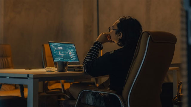 Prolonged sitting at work increases cancer risk reveals new research