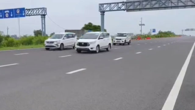 Nitin Gadkari convoy at 120 kmph stopped by villagers as major accident averted