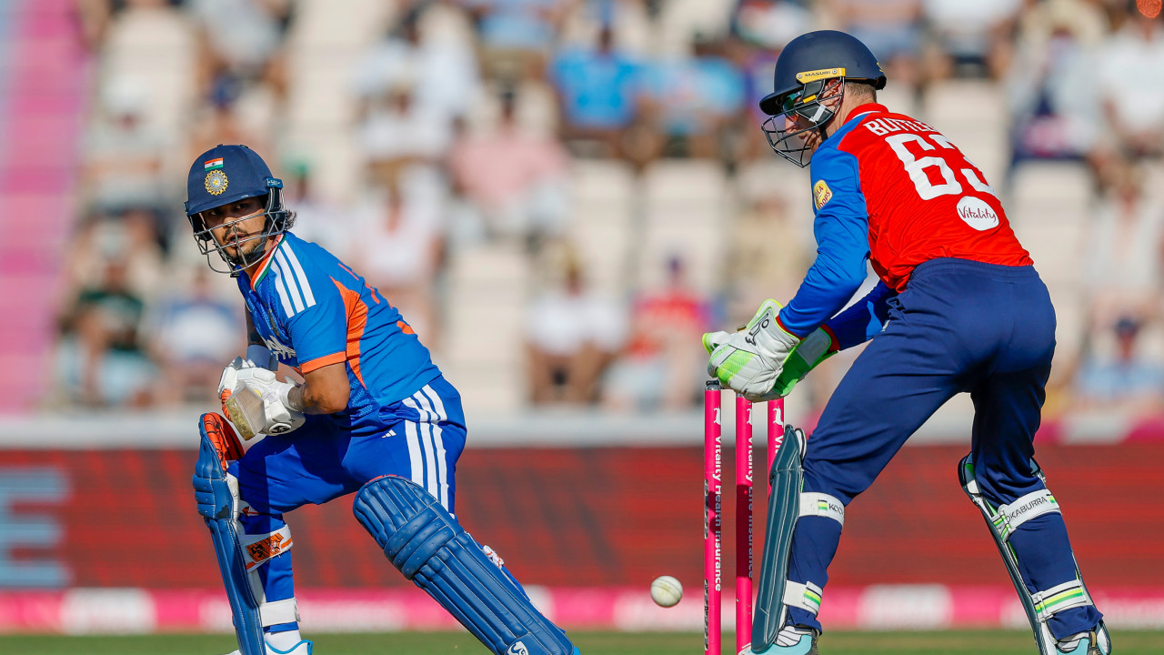 Team India defeated in final T20 match against England
