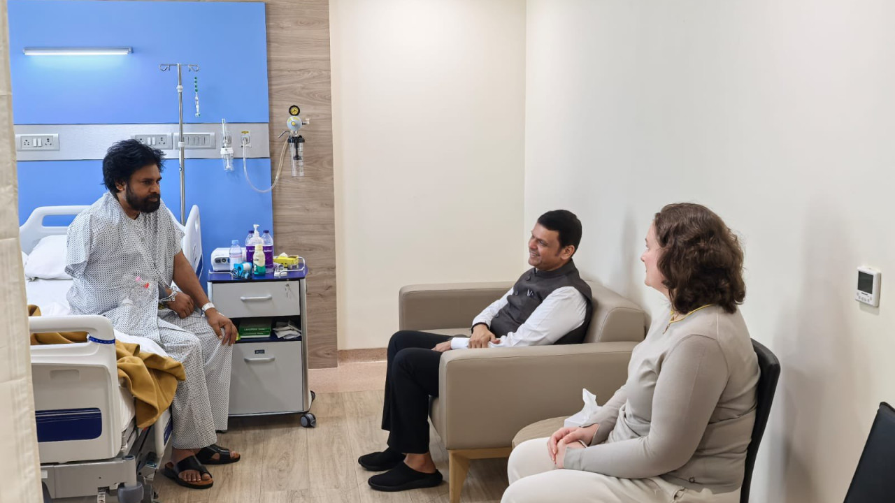 Maharashtra CM Fadnavis visits Pawan Kalyan