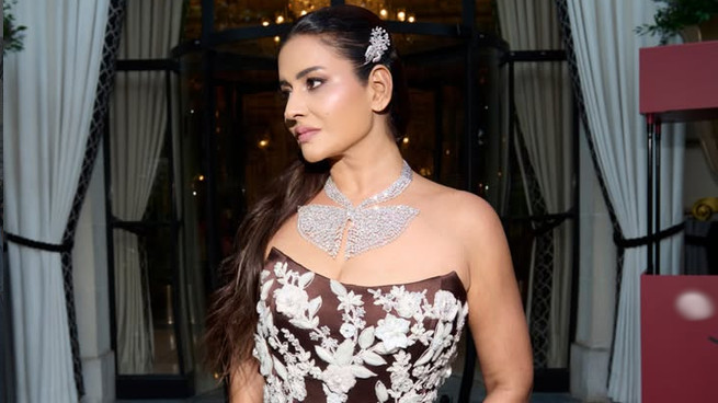 Sudha Reddy shines with 280 crore jewelry at Paris Haute Couture Week