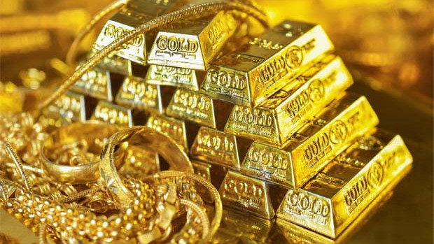 Relief for gold lovers as gold prices decrease slightly