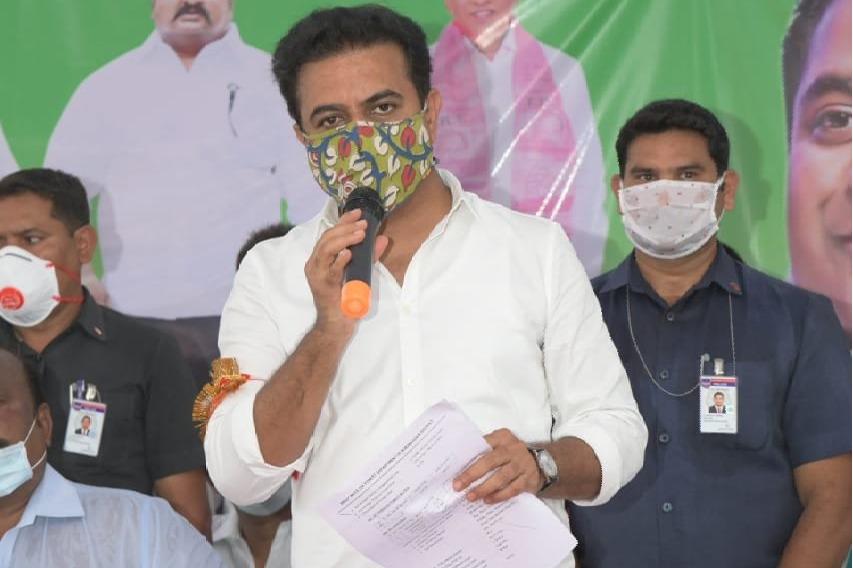 KTR slams opposition leaders over corona situations