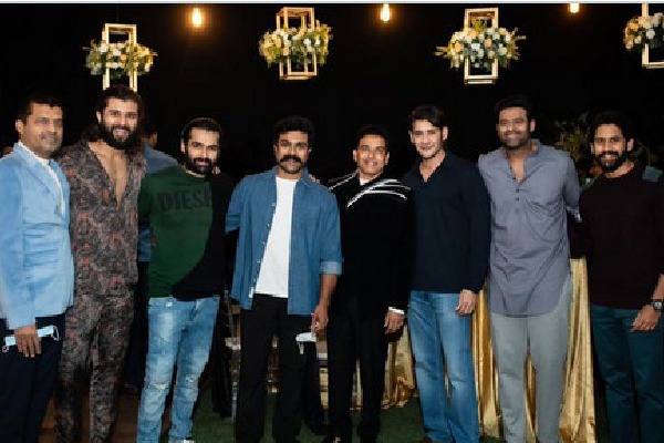 Tollywood heroes attends Dil Raju birthday bash 