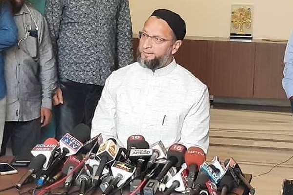 Owaisi criticizes BJP leaders ahead of GHMC elections 