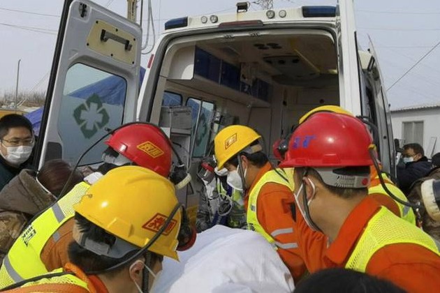 11 workers rescued from China gold mine 