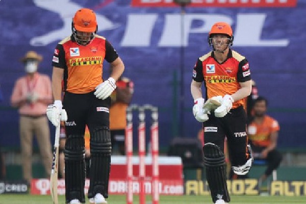 With the help of foreign players Sunrisers Hyderabad posts a respectable score