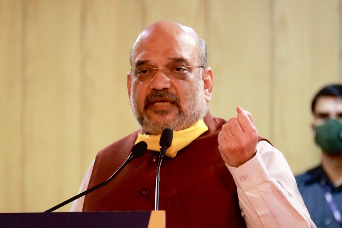 I Didnot sit in Tagore Chair Says Amit Shah