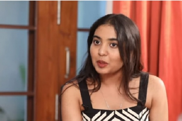 Hero Rajasekhar daughter Shivathmika apologized