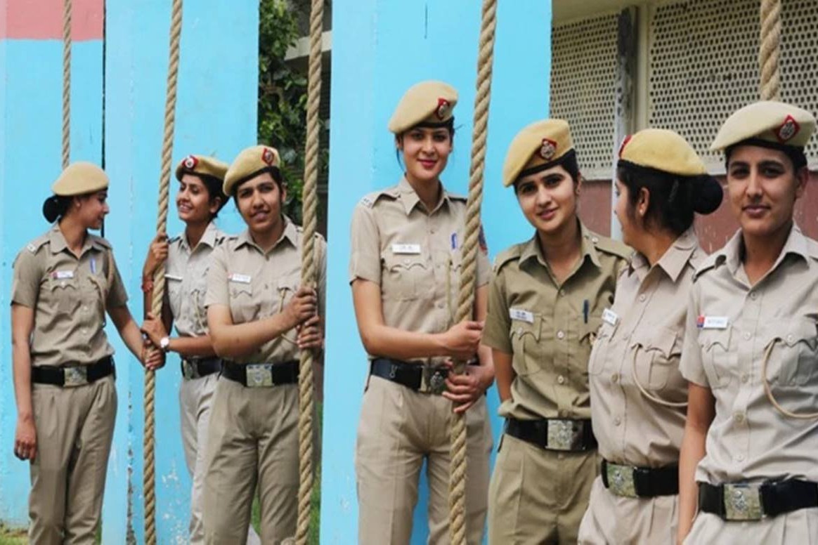 Number of women cops in states and UTs up 16 percent in a year