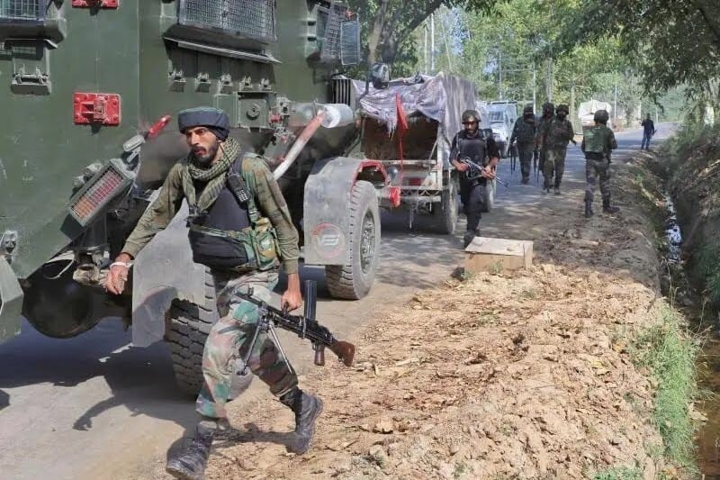 Pakistan troops fires across borders in Jammu Kasmir