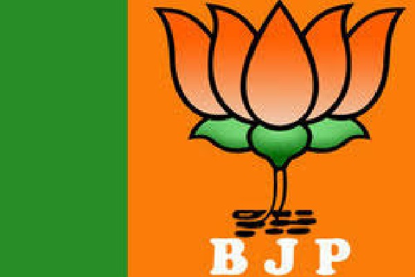 AP BJP hits out YSRCP comments on Park Hayat issue