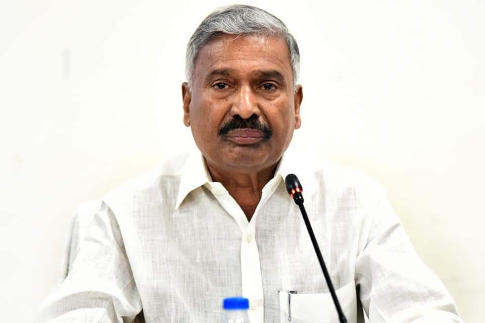AP Minister Peddireddy challenges Chandrababu