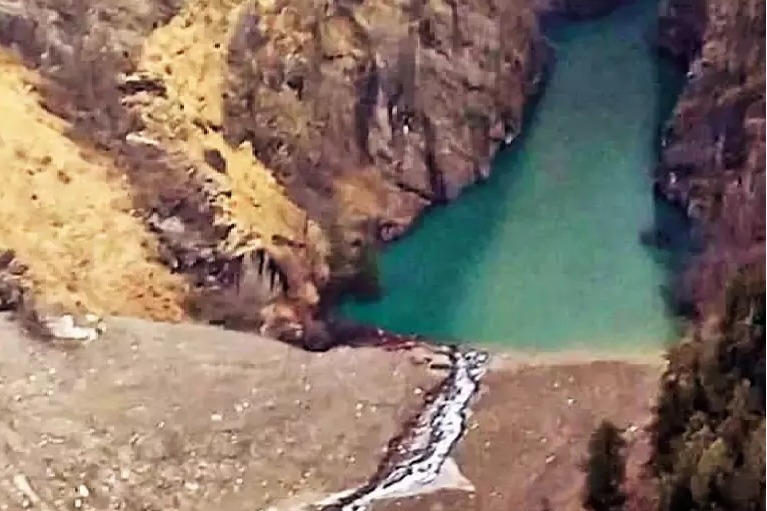 Uttarakhand Satellite images confirm new lake near Rishiganga growing