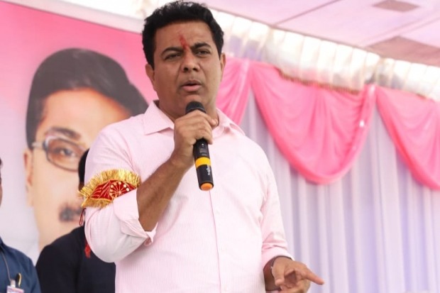 Telangana minister KTR slams Congress leaders over Pothireddypadu 