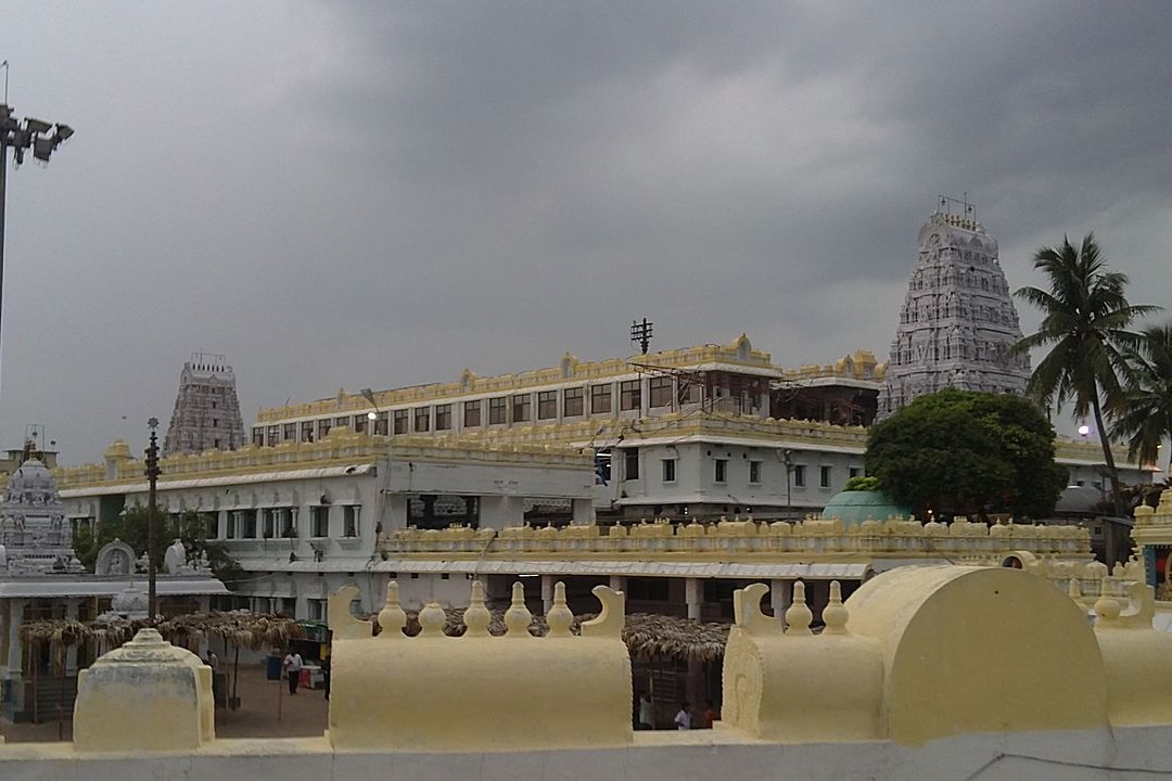 Annavaram priest caught stealing money from temple Hundi