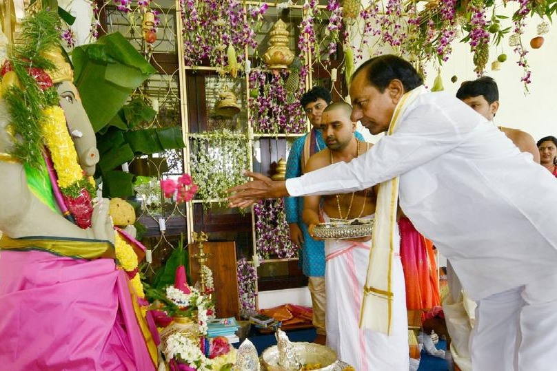 CM KCR attends Ganesh Pooja along with his family members 