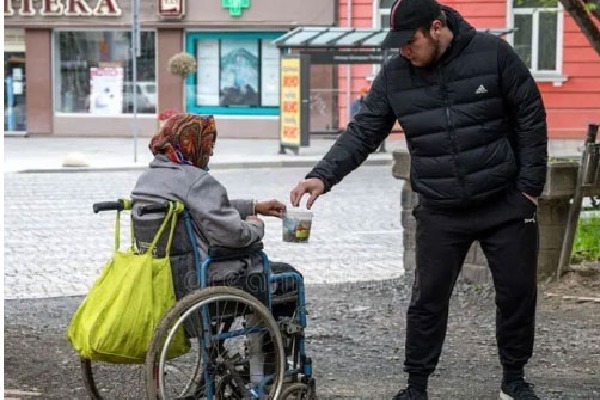 Police Arrest 57 YearOld Woman Beggar Who Is Filthy Rich
