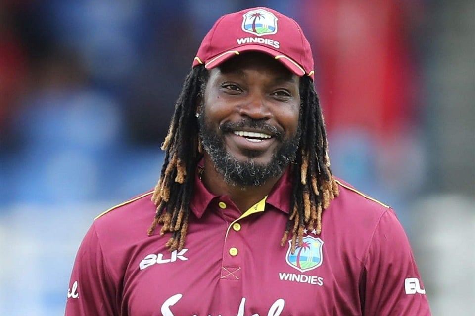 Chris Gayle Catch Near boundary Line and A twist 
