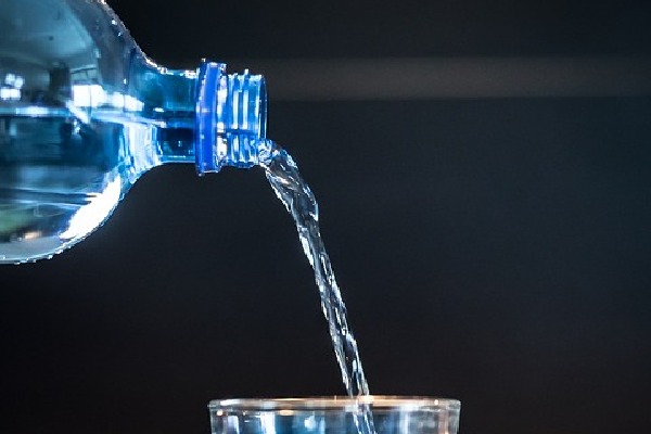 gujarat man fils case for water bottle rate