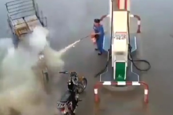 Woman courageous act at petrol bunk 