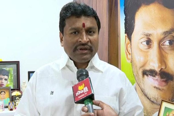 AP minister Vellampalli questions TDP and BJP why they fears on DGP comments