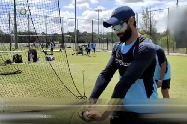 Team India cricketers imitates one another bowling