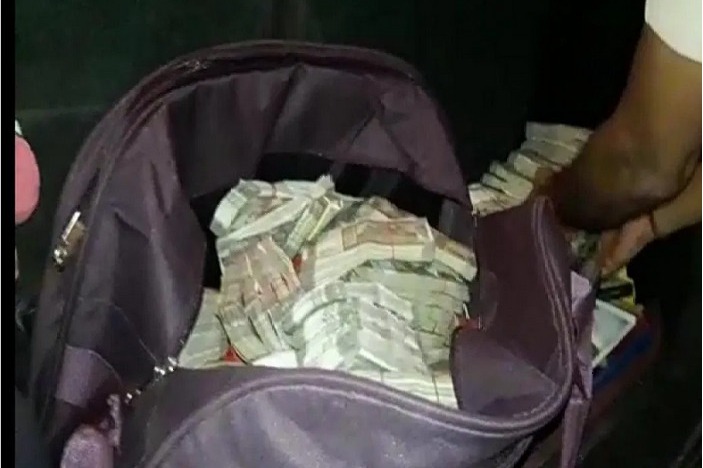 House owner surprised after seen two bags filled with cash and jewellery 