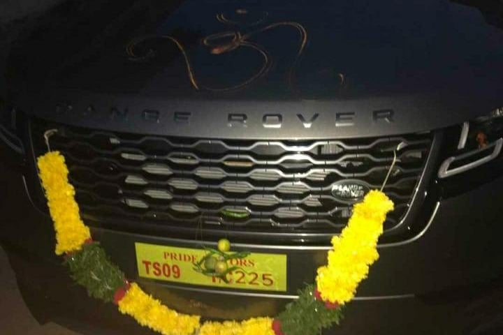 prabhas gives car gift