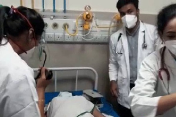 Health worker in Vijayawada suffers slight illness after Covid vaccination