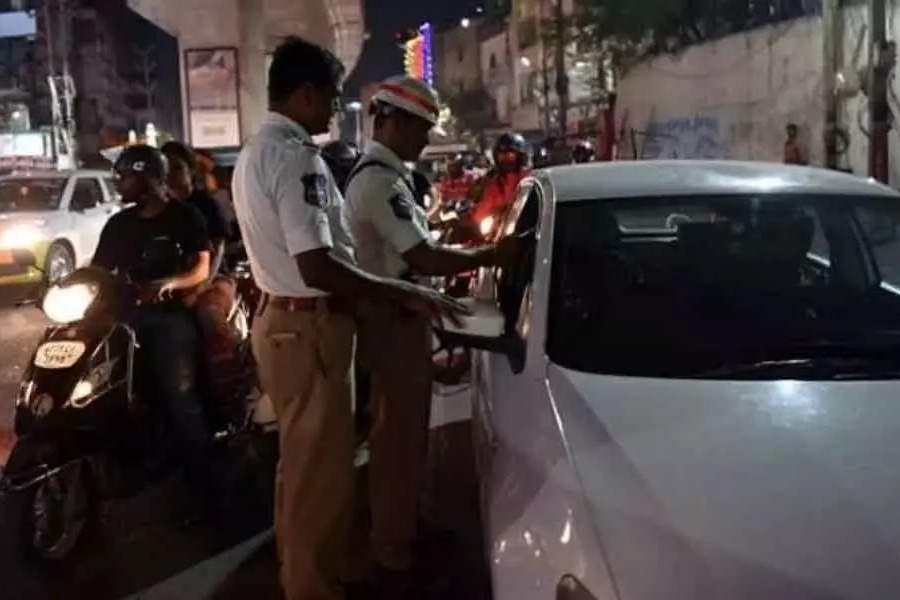 Man Ran After Seen Drunken Drive in Telangana Leaving Wife