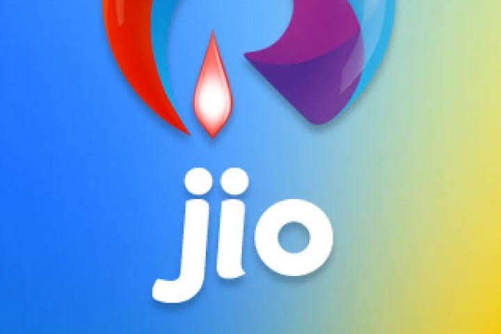 Jio gets anger on Paytm over fraudulent calls issue