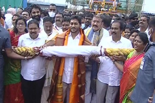 Jagan inaugurated Antarvedi chariot
