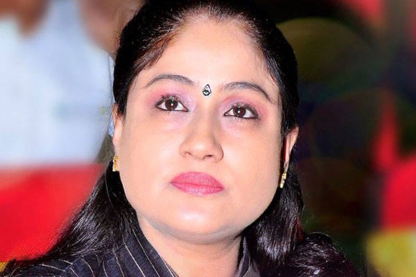 Vijayasanthi says criminals escapes  so many times by ruling party leaders 