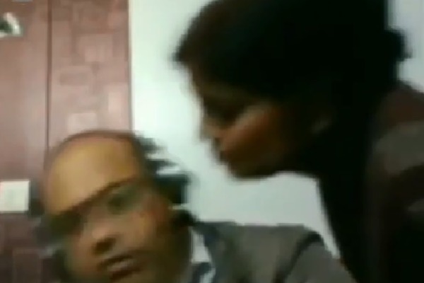 Husband Refuses Wife Kiss Video and anand Mahindra Comment 